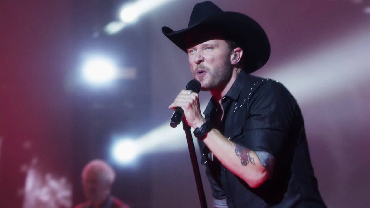 Will Chase (Luke Wheeler) Sings &ldquo;Spinning Revolver&rdquo; - Nashville