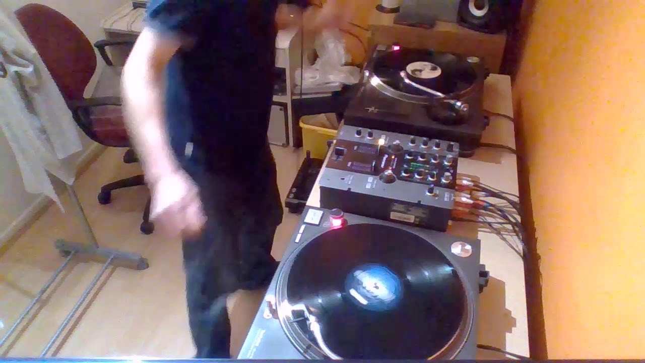Techno & acid techno stay at home lockdown vinyl mix 13/04/20