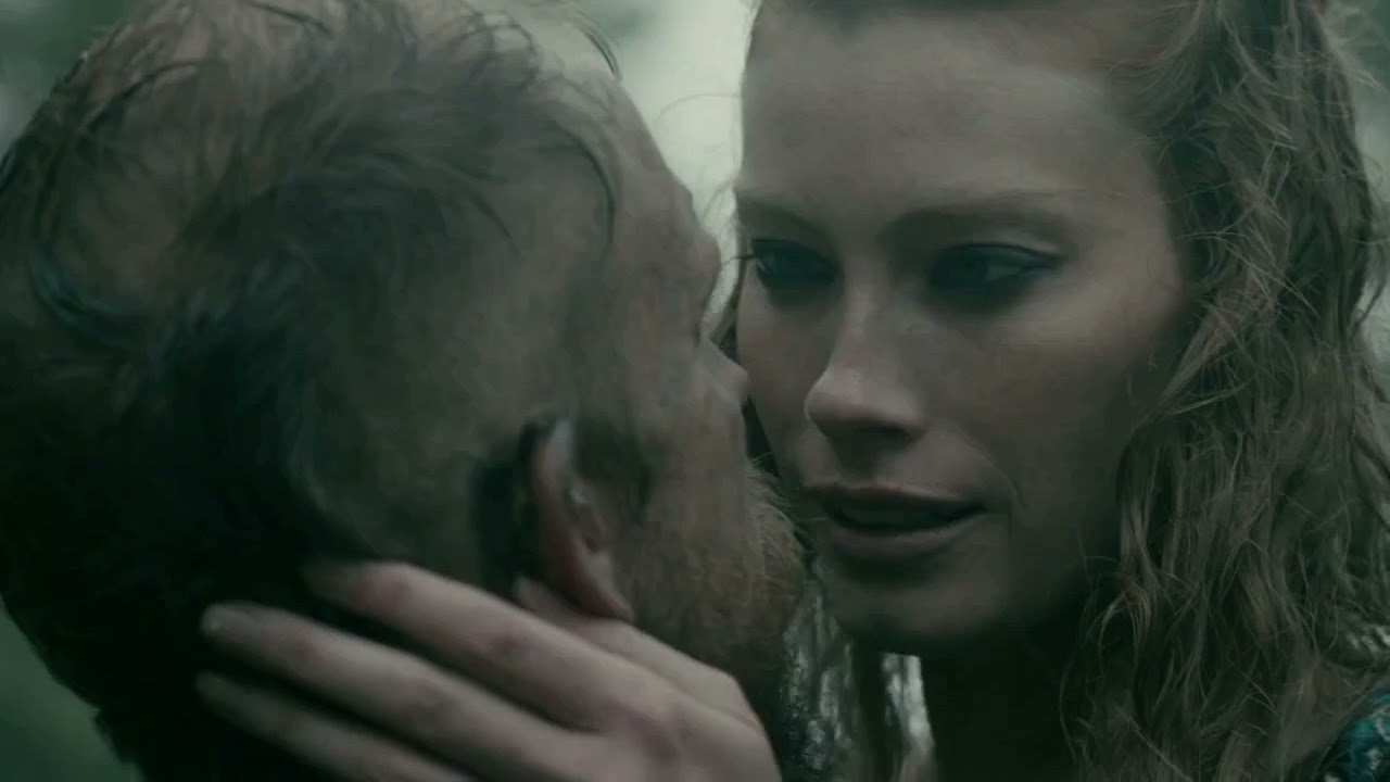 Vikings_S04_E07_ &Aring;penbaringen_Floki, Aslaug og Harbard