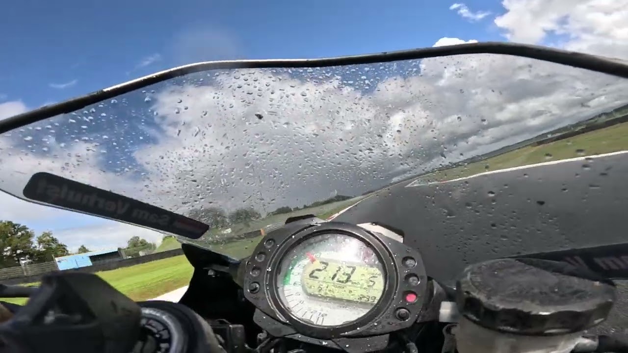 IDC Race 4, Dutch Superbikes, Sam Verhulst 406, Kawasaki ZX10 2010 Gulf Livery, Wet Race on Slicks….