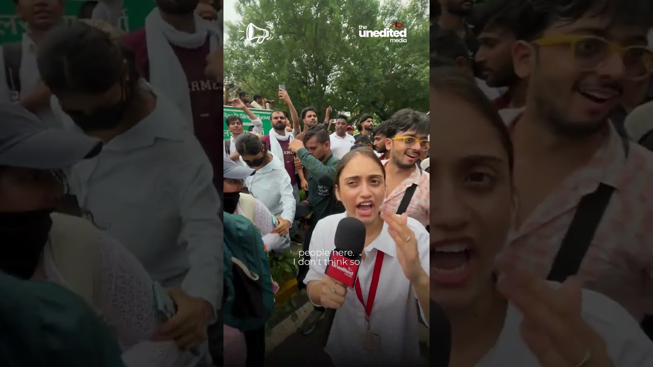 25000+ people battle with Police's lathi-charge at Jantar Mantar!