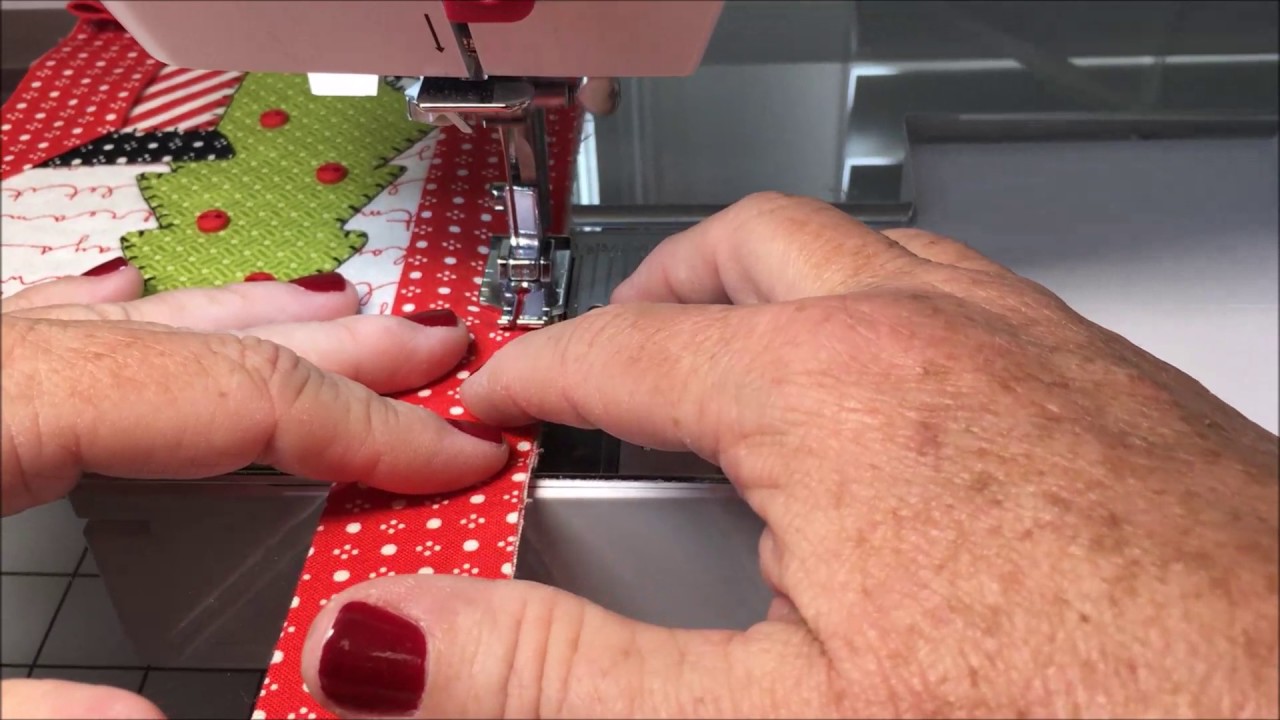Binding with Mitered Corners on a Mug Rug
