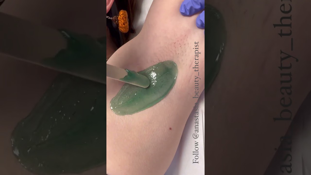 Professional under arm waxing short hair, hard wax #esthetician #waxing #estheticianlife