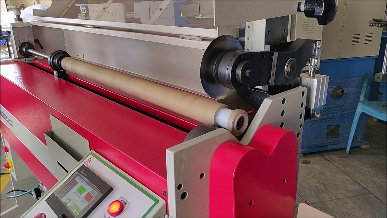Automatic paper core cutting machine
