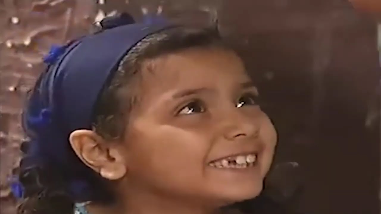 شوف اول مكان أم كلثوم تنشد فيه مع ابوها كان فين