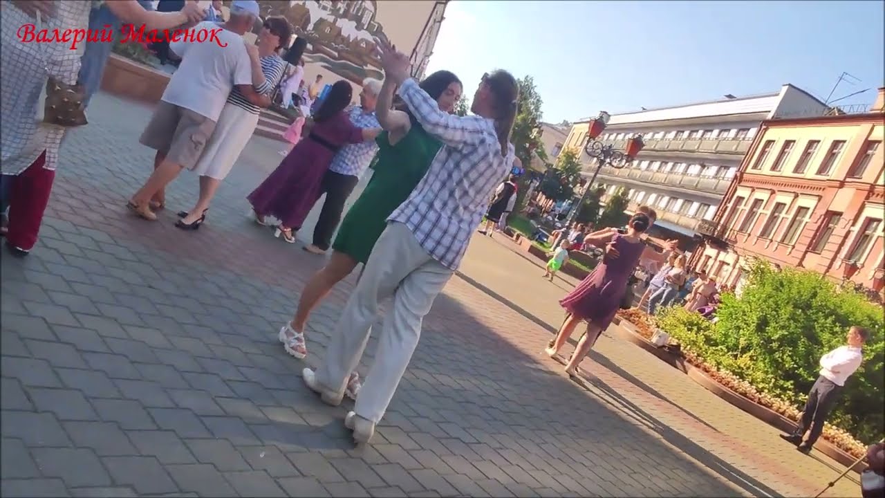 А сейчас потанцуем! СМОТРИТЕ!!!