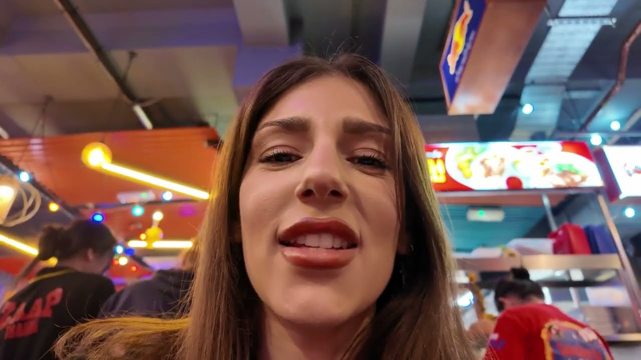 I ASKED MY COUSIN TO FILM AND EDIT MY LEEDS VLOG AND THIS IS WHAT SHE SENT ME!!!