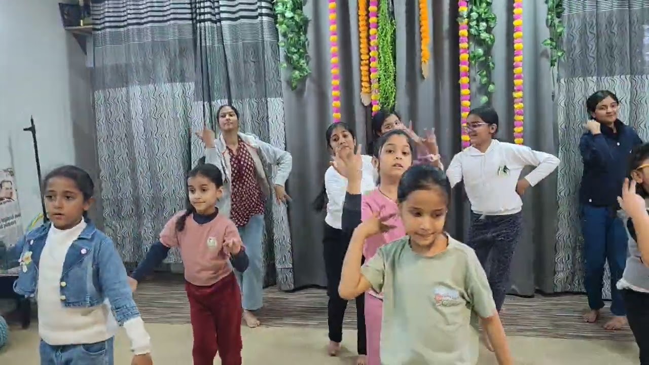 Welcome to Rajasthani dance  on  Thuthkaro by @sonu kanwar And coreogrphey by @SIMRANAGARWALKATHAK 