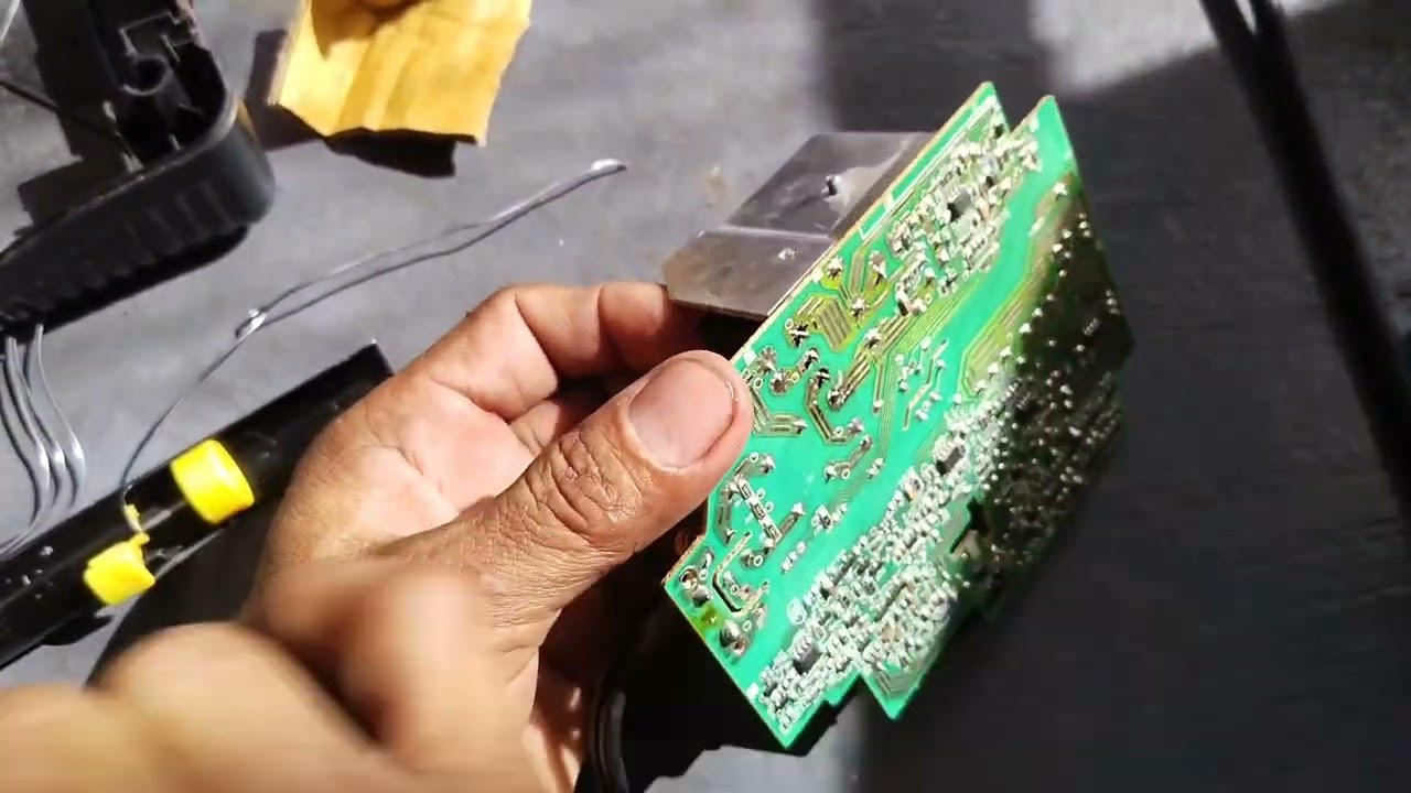 DeWaLT BATTERY CHARGER NO POWER