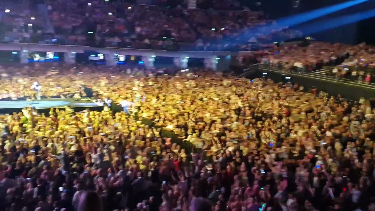 Andreas Gabalier - Hulapalu  (Wiener Statdthalle 4.11.23)