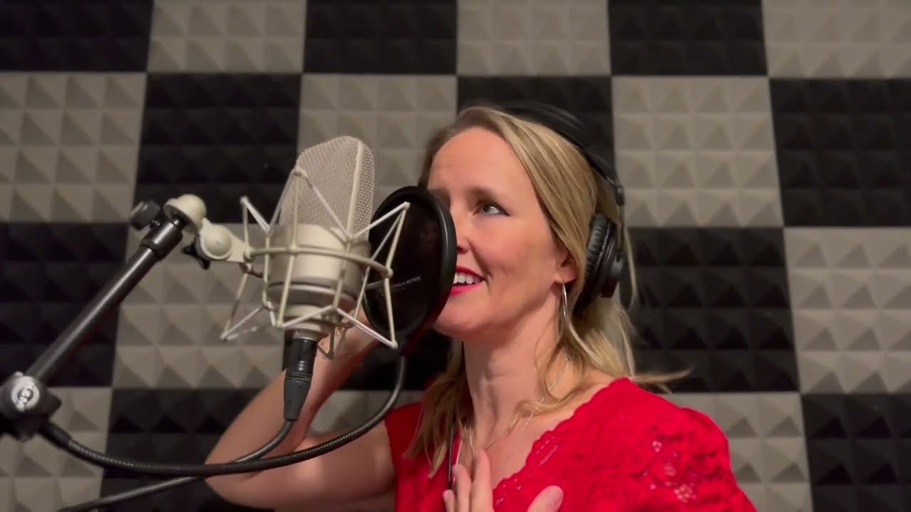 Caroline Tanja Banz - Be Your True Self - Music by Ivan Dimitrov