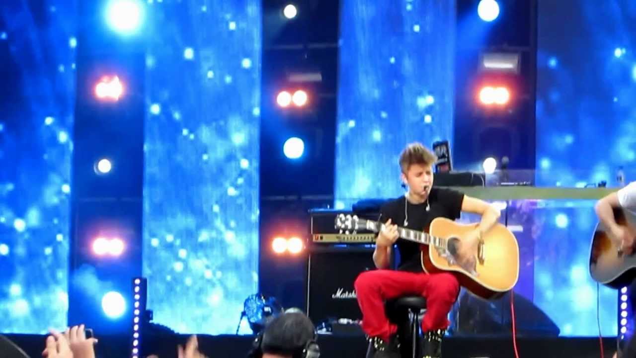 Justin Bieber- Wheat Kings by The Tragically Hip/One Time Live in MTV World Stage 2012