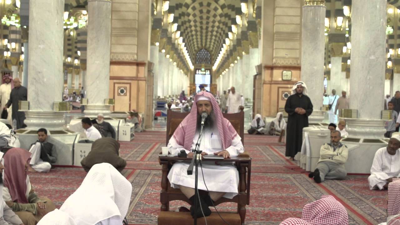 حكم المسح على الحذاء ثم خلعه عند دخول المسجد