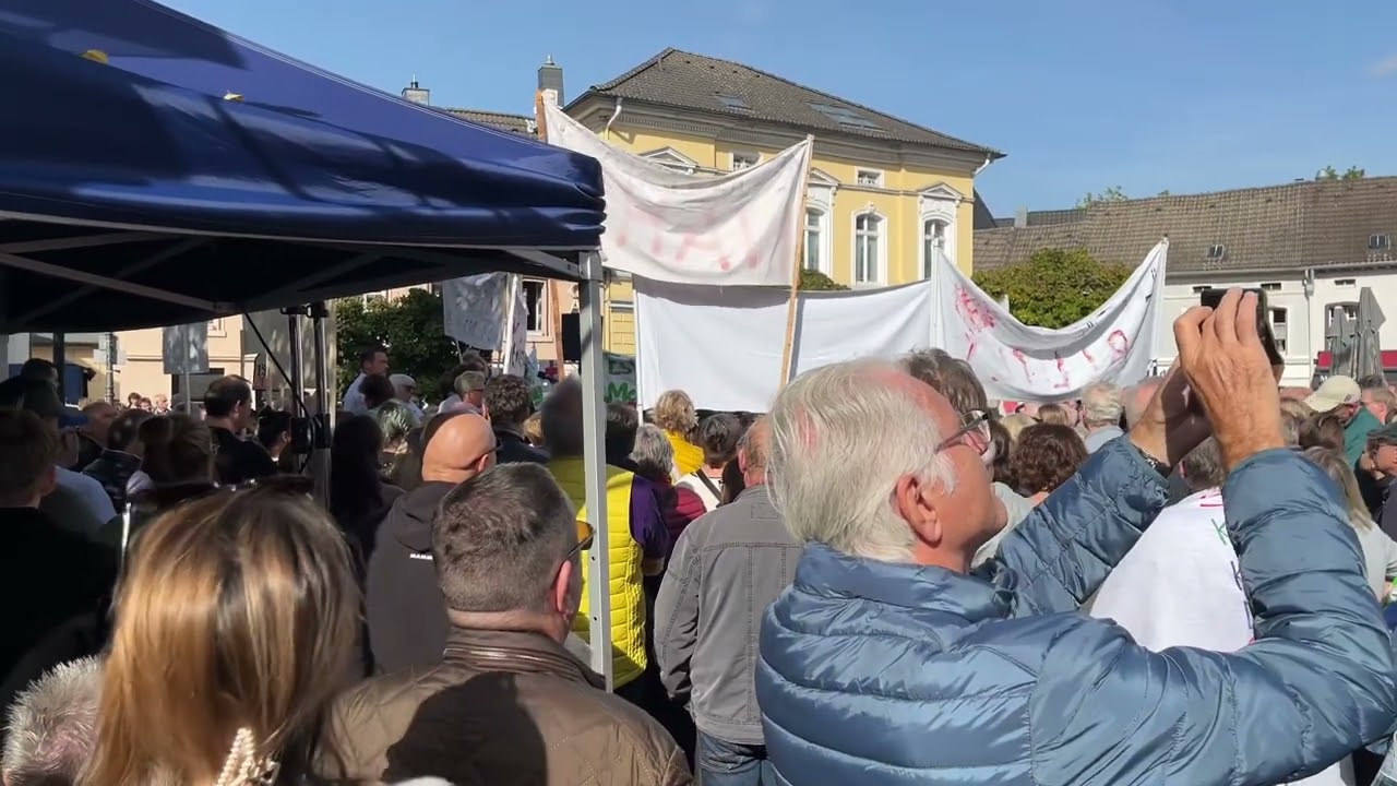 Hilden: Zehntausend protestieren gegen Krankenhausschlie&szlig;ungen