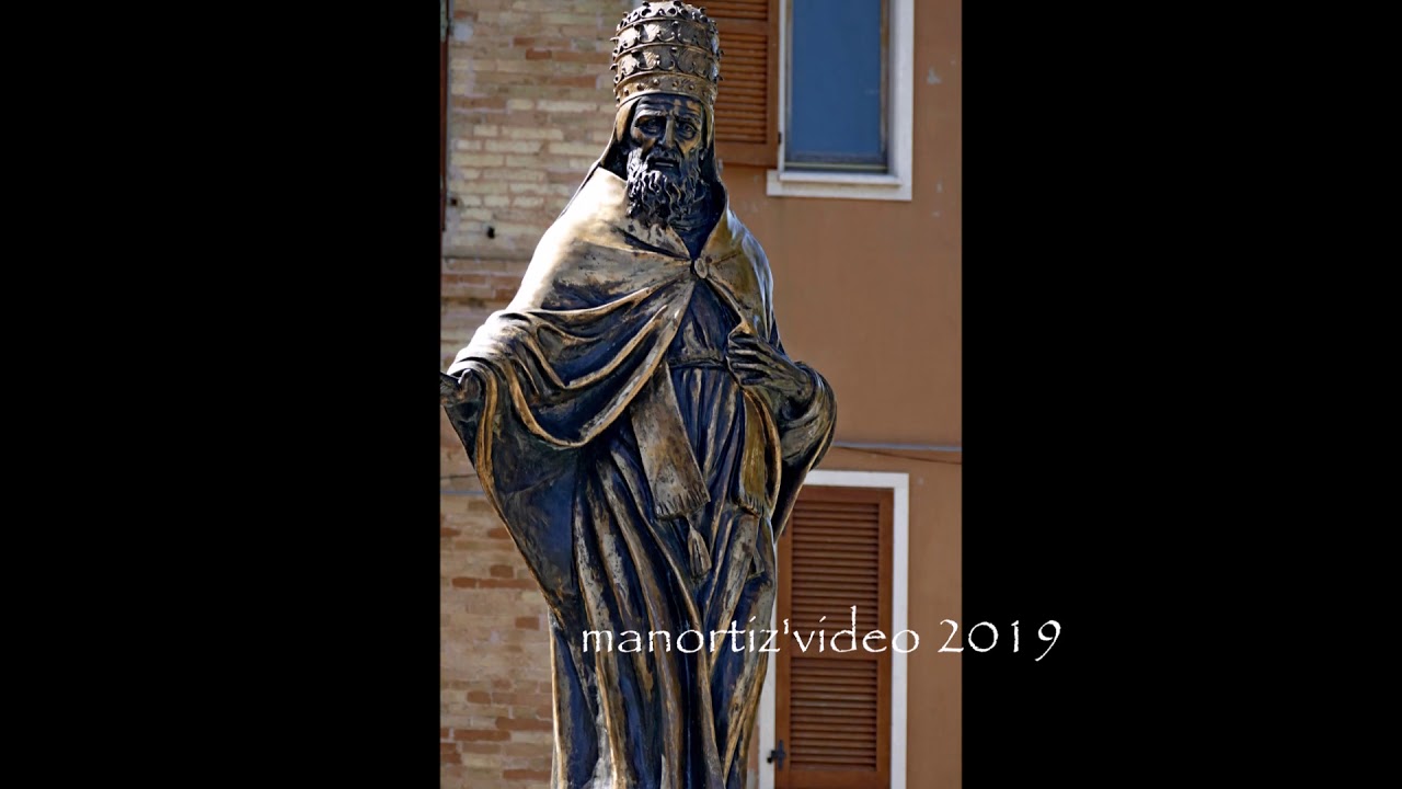 Ubaldo Ferretti, Statua in bronzo di San Pio V , Grottammare, manortiz