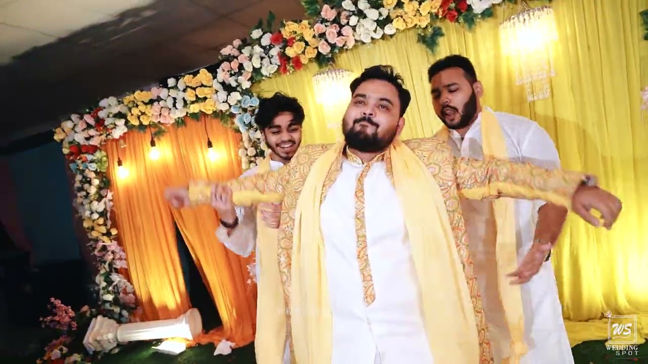 Dada Chalte Toh Mass l Holud Groom Performance l Wedding Spot Films l