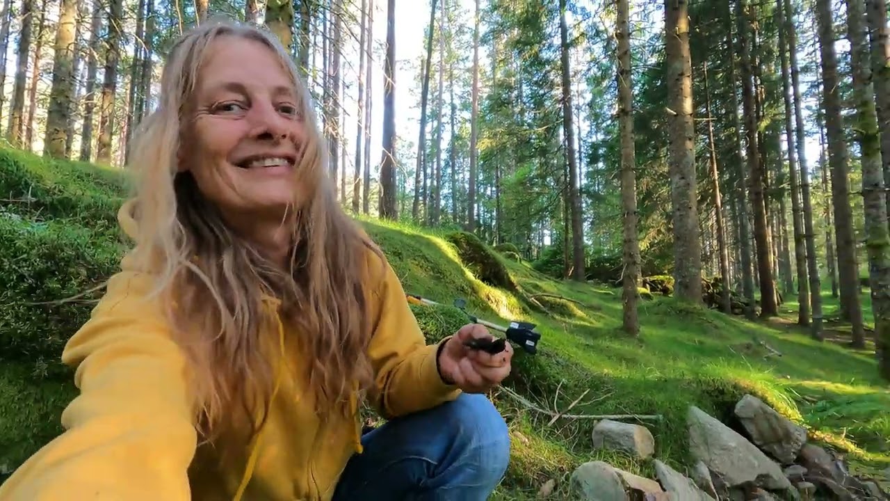 Treasure Hunting Mossy Woods| SheDigs Metal Detecting