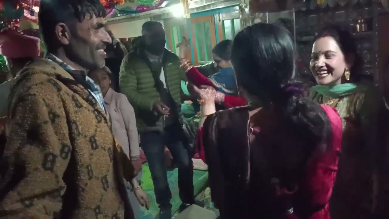 Same video part 3 at paddar hanswar Binny Bhandari weds Sapna 