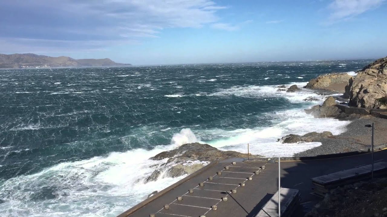 Temporal de tramuntana 25-01-2015 El Port de la Selva