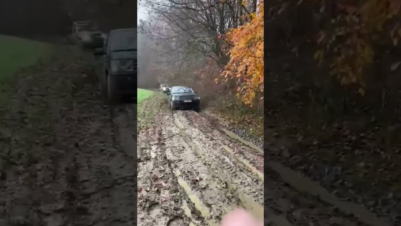Range Rover L322 on muddy track with Nokian Rotiiva AT 275 65r18 tyres
