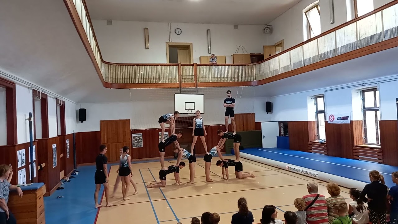 Lidské pyramidy - Noc sokoloven 2021