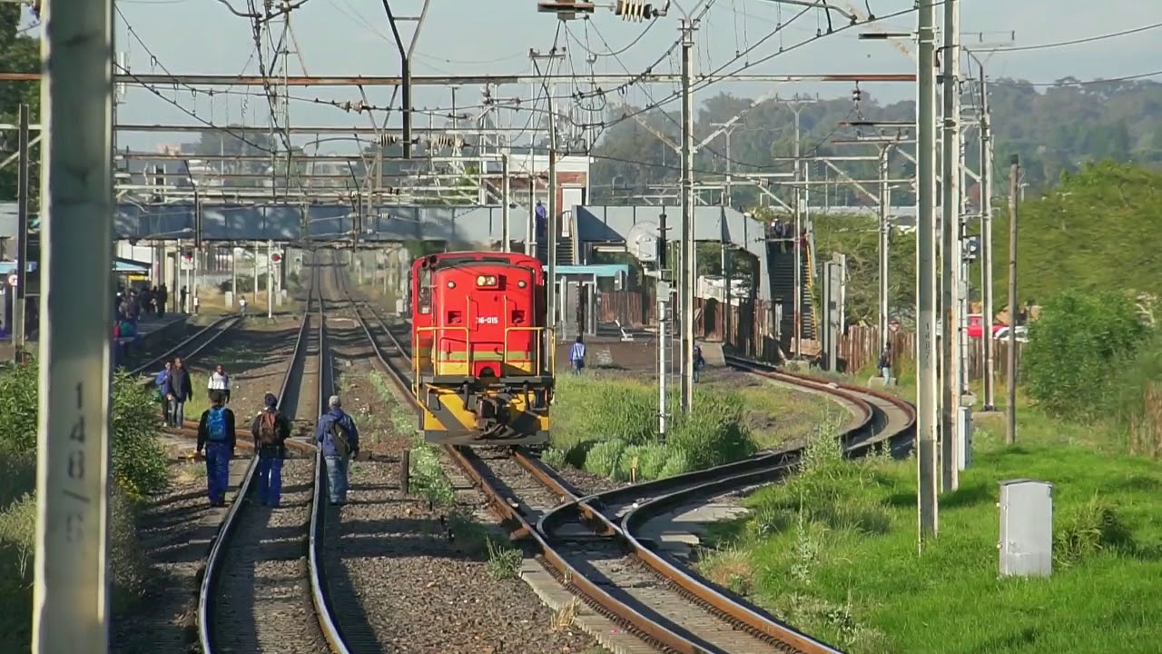 TRANSNET Freight Rail -Diesels: Shunter 36-015 on the quick run