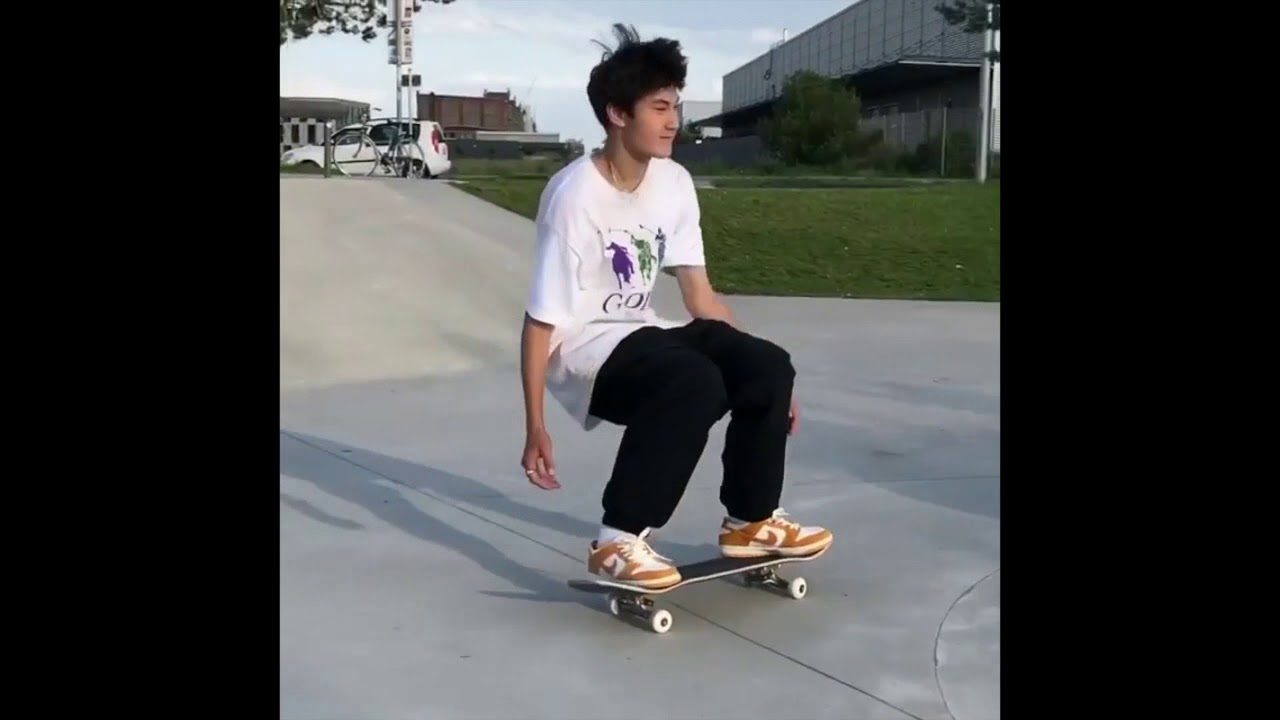 @versace_plug instagram skate (Hyun Kummer)