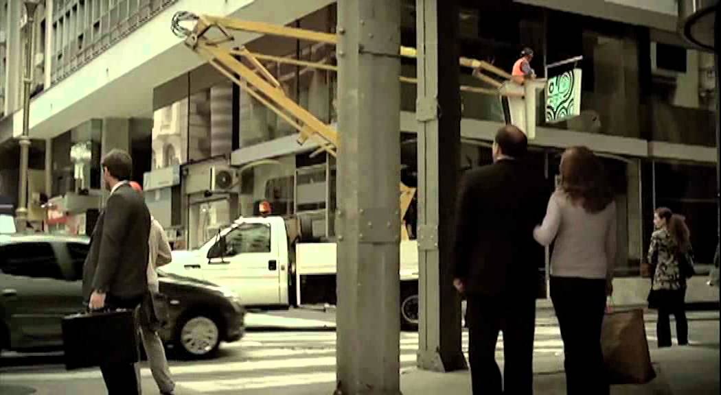 Comercial: 207 Compact Sedan