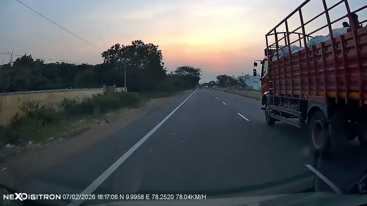 Scoda Octavia - firing exhaust & road atrocities