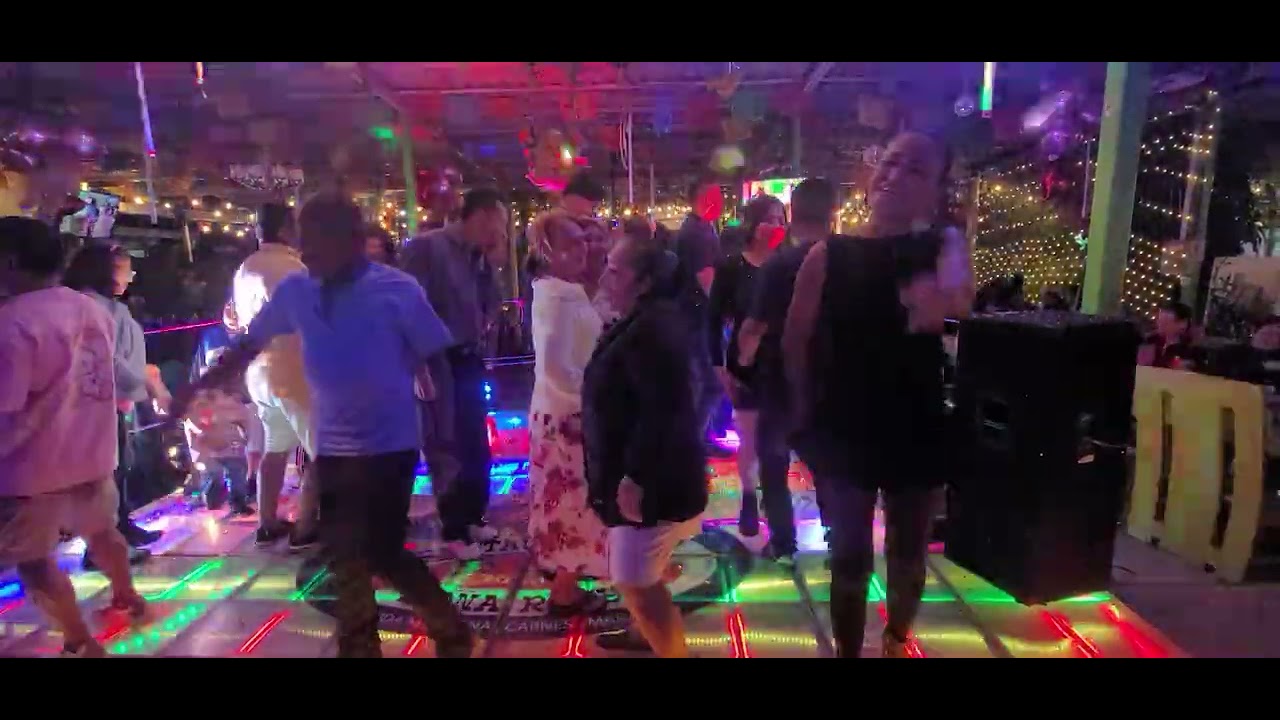 Noche de rumba en el salvador 