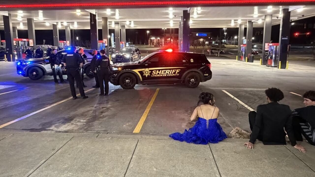 Teens at prom begged limo driver to pull over on terrifying ride home | WSB-TV
