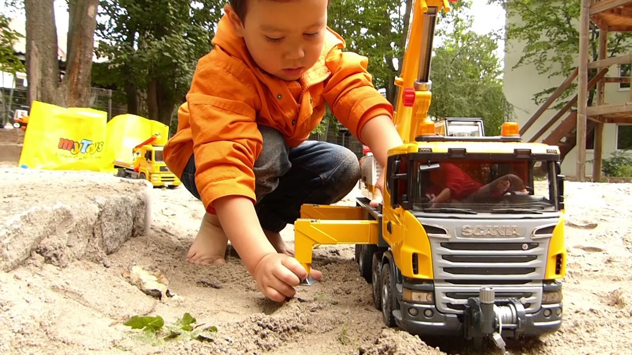 Bruder Kran LKW Crane Truck 03570 Abschleppwagen Tow Truck 02750 Playmobil Polizeiboot