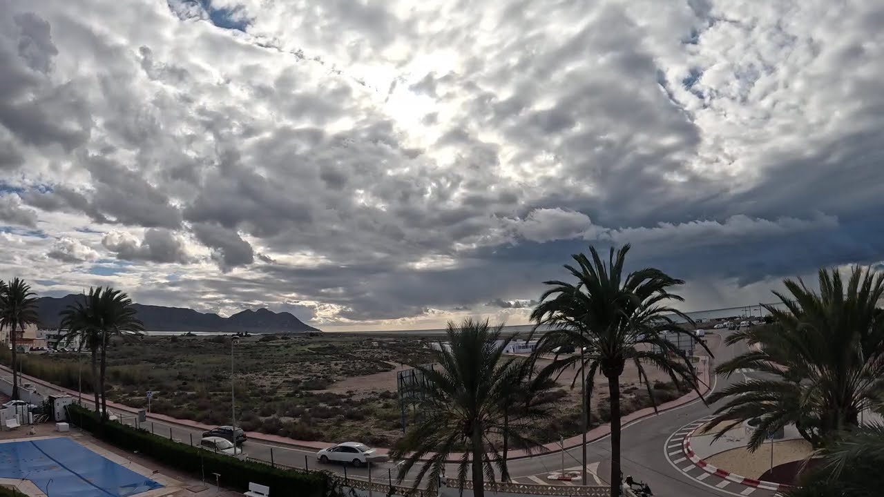 Cortinas de lluvia y rayos de Sol, desde el Cabo de Gata - 18/01/2026, Almería.