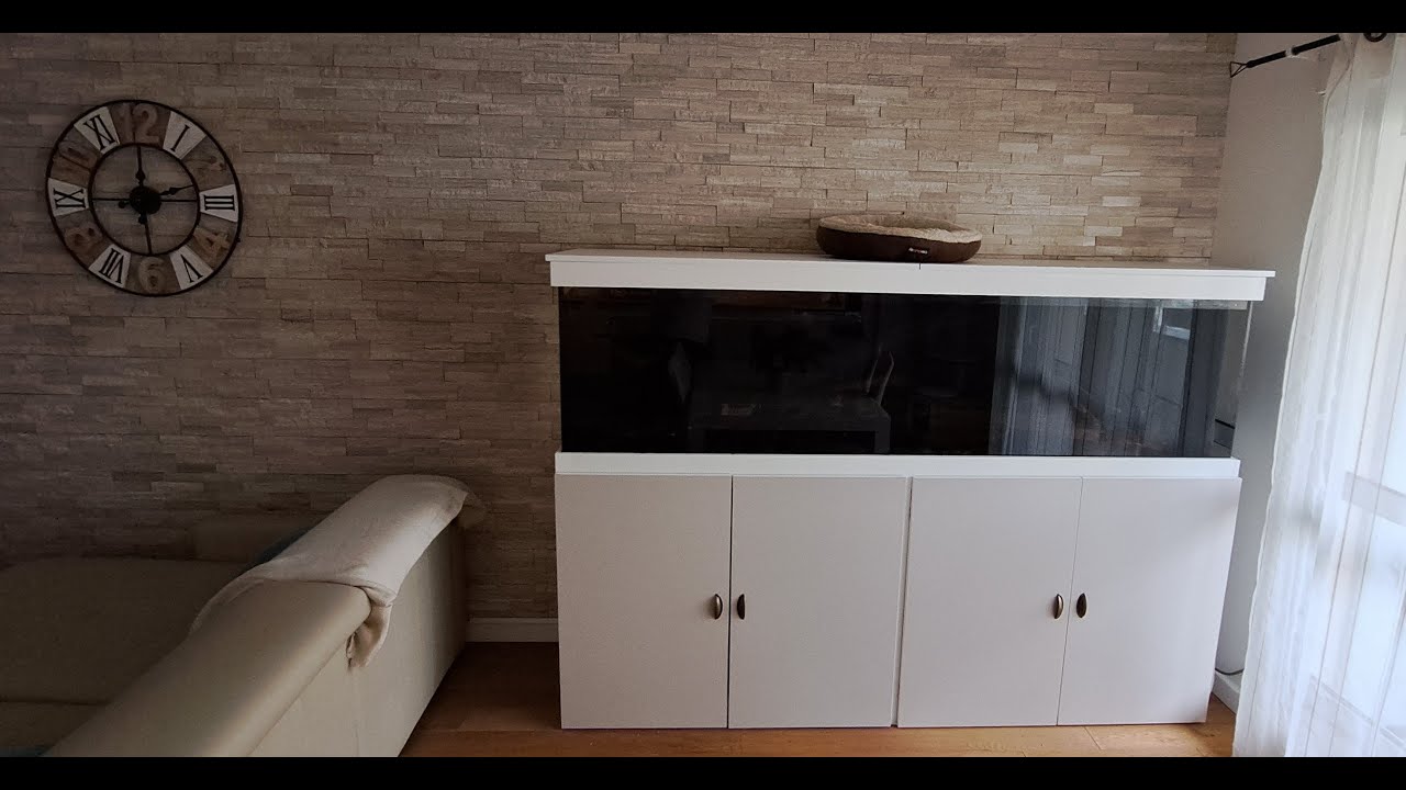 Fabrication du meuble et du capot pour le 700l Amazonien