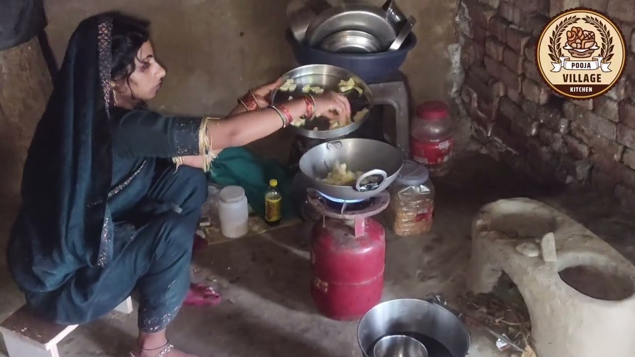आलू बैंगन की बेस्ट सब्जी। Village मे Baingan aalu ki sabji kaise banate hi,#baigan #aalu 