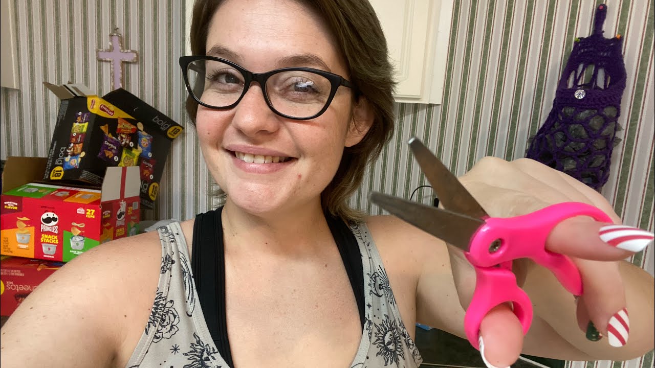 ASMR | Role-play Sassy Southern Hair salon | Chewing gum sounds | Cutting sounds