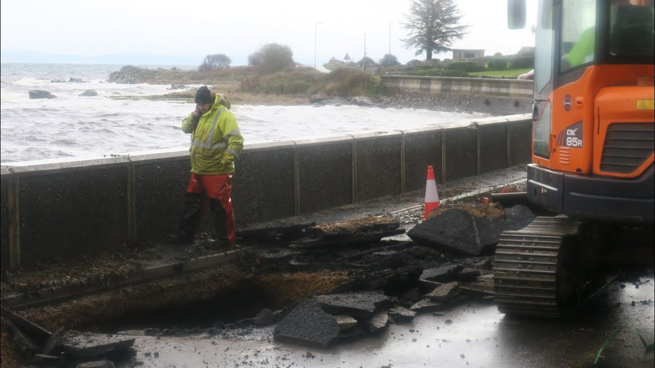 MASSIVE SINKHOLE - main road closed, this footage shown on BBC News@davetheraverovingtherock
