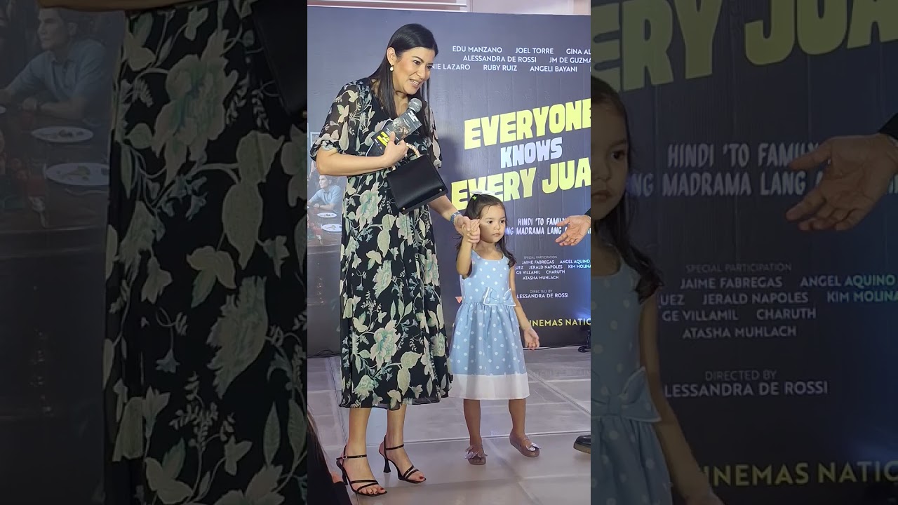 Assunta de Rossi brings daughter Fiore at sister Alessandra's movie premiere