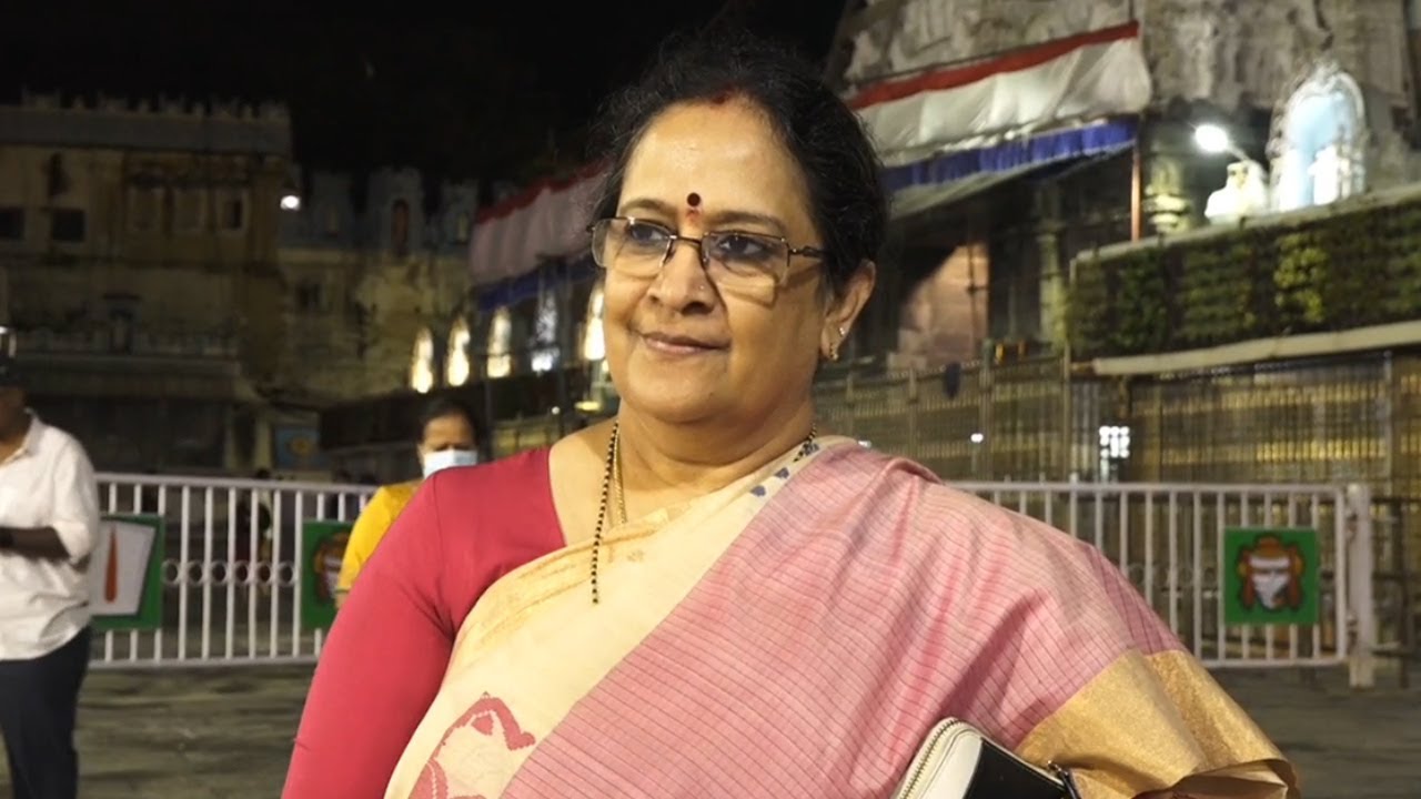 Singer SP Sailaja Visuals @ Tirumala | Manastars
