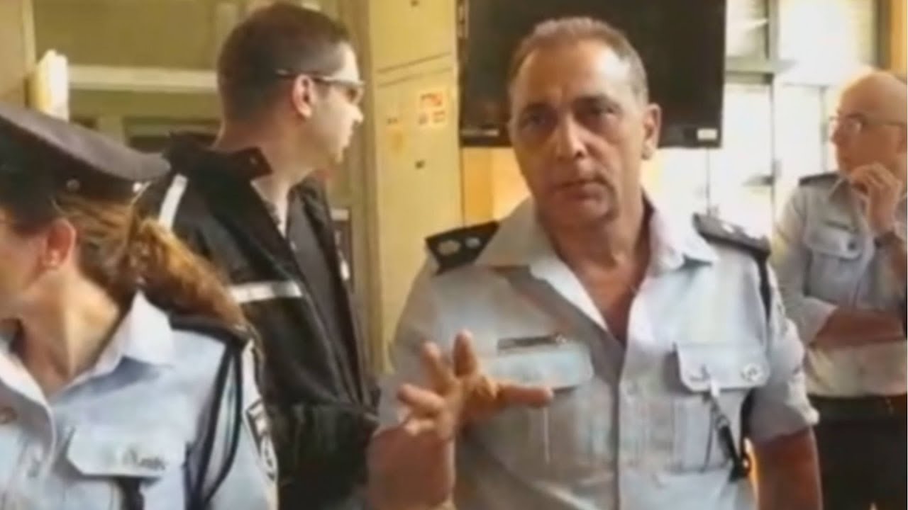 סערה המורה מתל אביב: ההורים נגד המנהלת | מתוך חדשות הערב 03.09.17