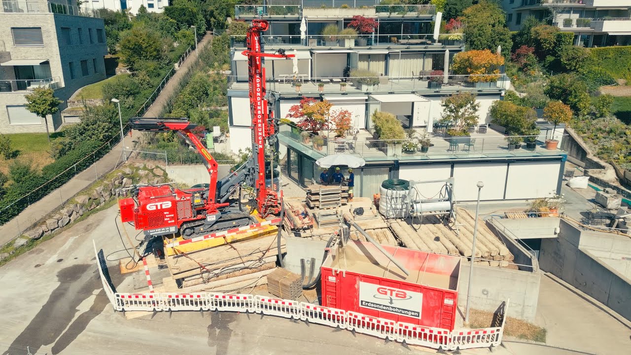 GTB - Spezialeinsatz: Erdsondenbohrung in Zollikon mit 22-Tonnen Bohrmaschine auf Holzpodest!