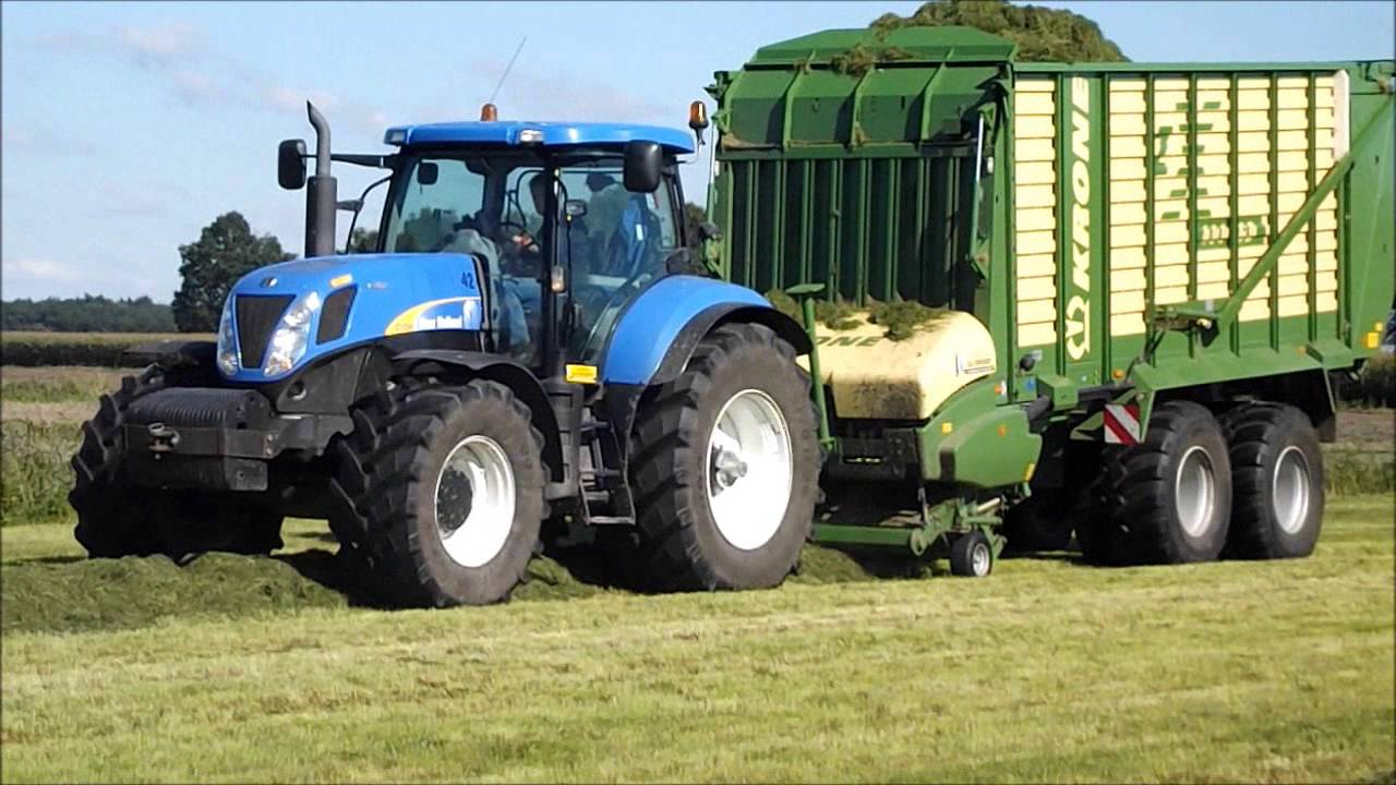 Gras oprapen en inkuilen  JWD Markvoort met 2x Krone ZX 400 GD