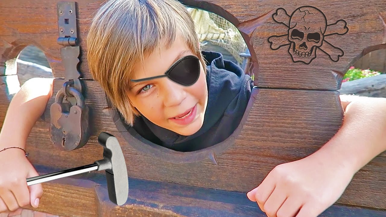 AHOY!!!! PIRATES COVE MINIGOLF | Family Fun Vlog
