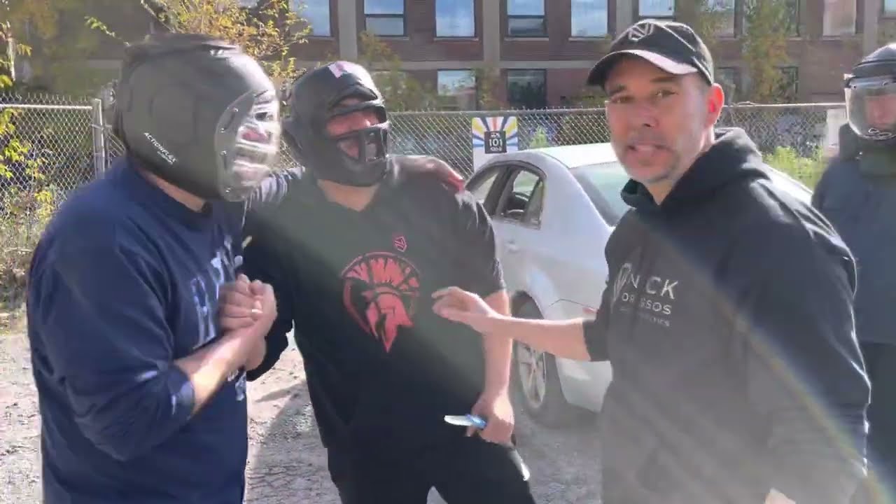 HOW TO FIGHT OF MULTIPLE ATTACKERS #kravmaga #selfdefense #realitybased
