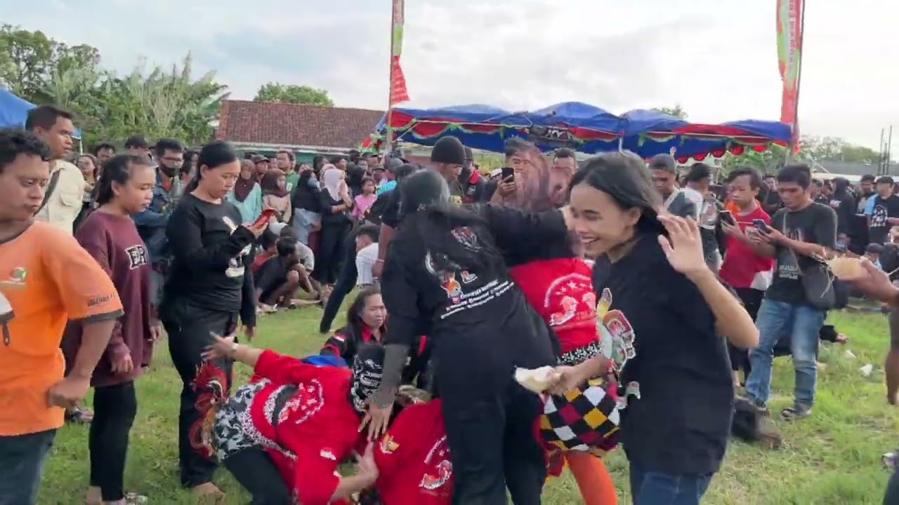 Tabuhan Naik, Penari Lepas Kendali di Ebeg Turonggo Budoyo Lestari