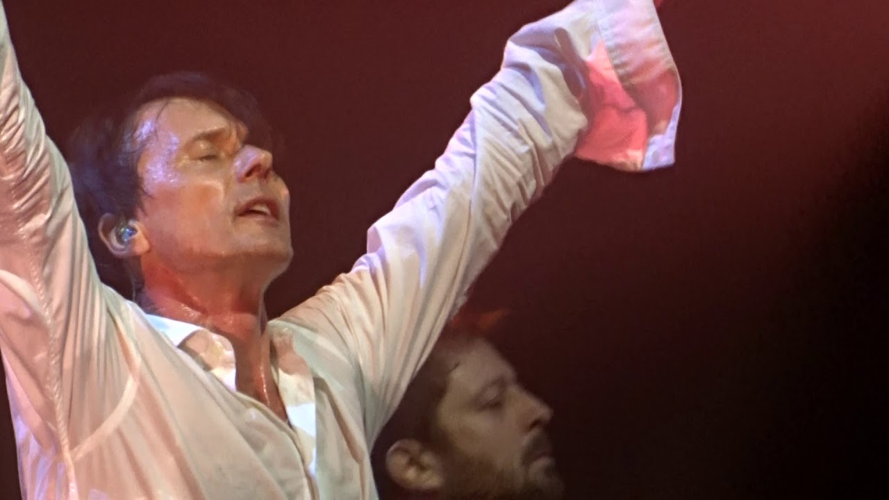 She's Not Dead - Suede live in Cardiff 2019