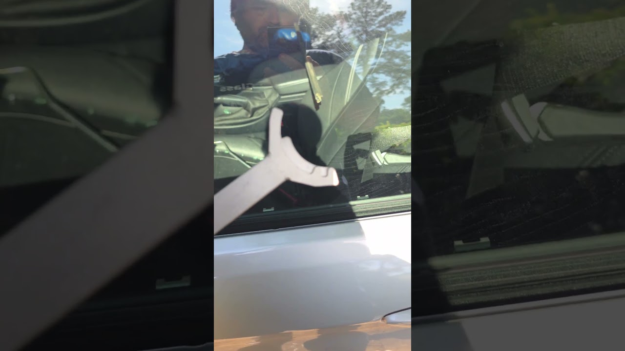 BMW  Door Glass Tool. DW400. definitely recommend this tool. #autoglassreplacement #bmw #tools