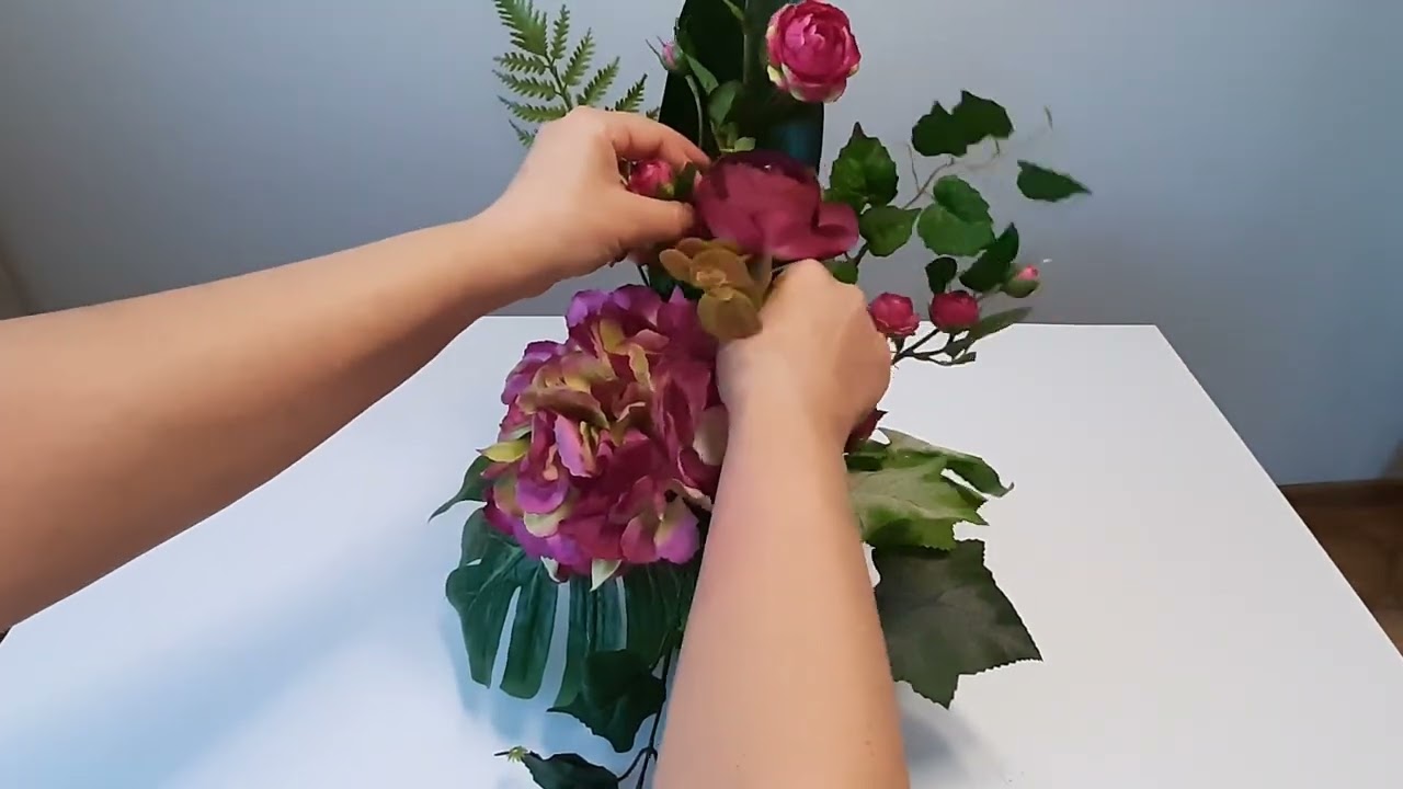 Wazon do kompozycji na cmentarz w kolorze fuksji// DIY