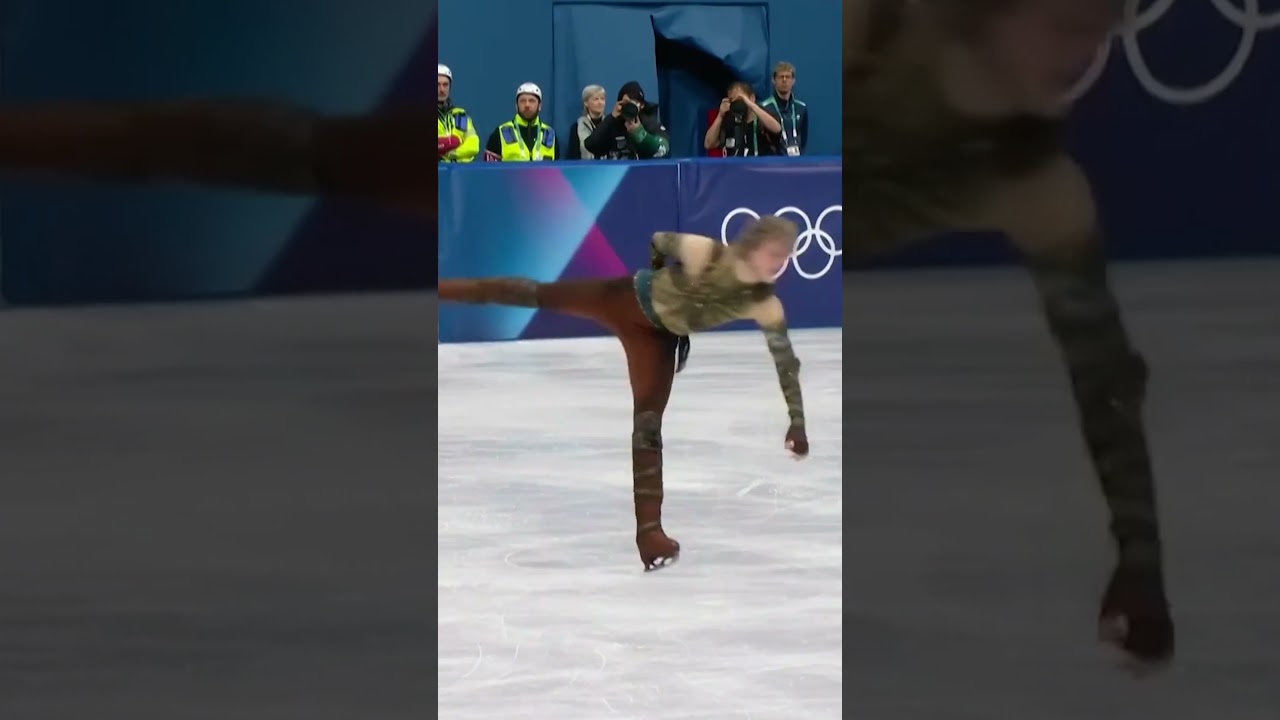 Kultowe salto w tył 😍 Ilia Malinin nie zawi&oacute;dł w swoim kr&oacute;tkim programie 😳