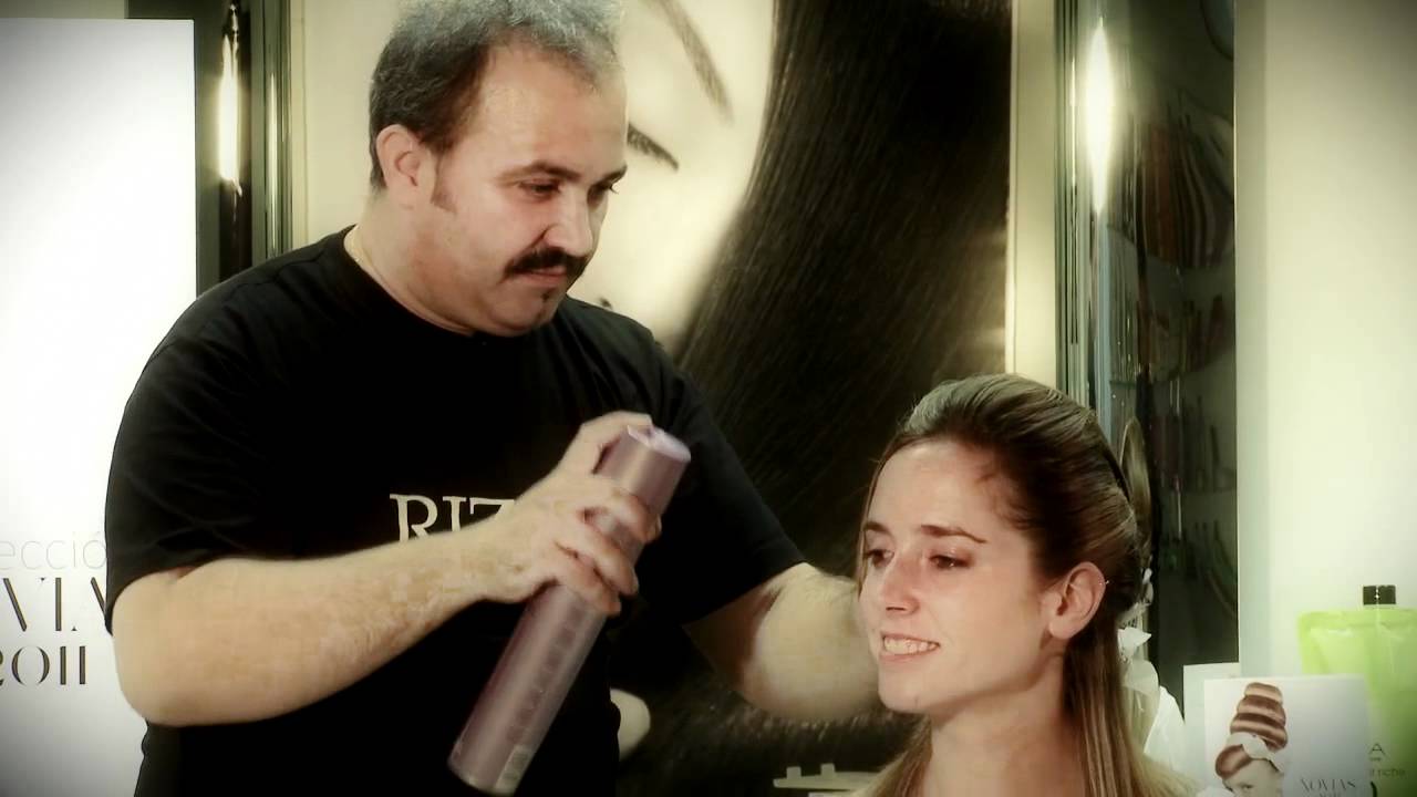 Peinado para un vestido de novia de escote palabra de honor